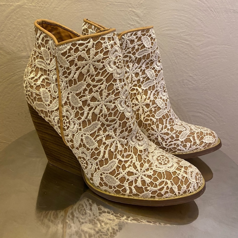 Very Volatile Lace Wedge Booties